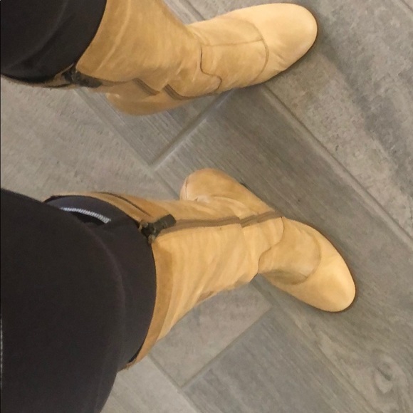 Kenneth Cole Camel Boot - Picture 3 of 6